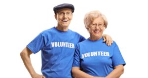 Photo of seniors for the article: The Link Between Volunteering and Happiness in Seniors